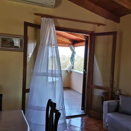 Casa de Férias Ελαια Marathopoli