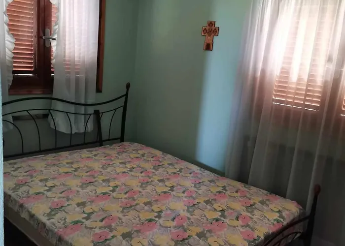 Ελαια Marathopoli